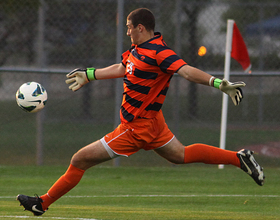 Area product Bono lives up to high expectations in net for Syracuse