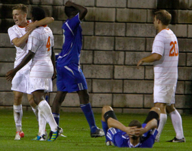 Syracuse defense holds off late Seton Hall attack in 1-0 victory to win Big East opener