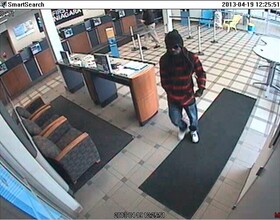 Man robs bank near SU; no arrests yet