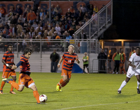 Halis scores lone goal as Syracuse upsets No. 12 Connecticut