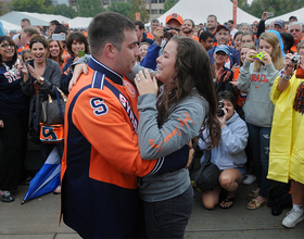 Syracuse sweethearts: Love story plays out on quad