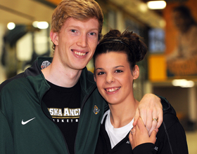 Alaska Anchorage players Jacob, Emily Craft share love for basketball, each other