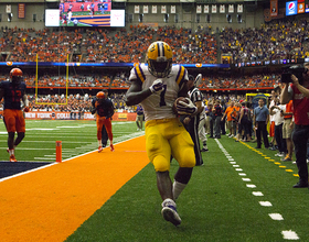 Syracuse loses 34-24 in pursuit of No. 8 LSU