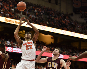 Malachi Richardson struggles from field against Elon but finds other ways to score