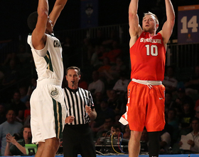 Syracuse explodes for 14 3-pointers in 83-70 win over Charlotte