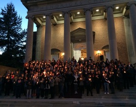 SU community members hold candlelight vigil at Hendricks Chapel