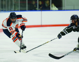 Syracuse scraps out 3-2 win over Robert Morris for 5th straight win