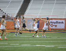 Syracuse ekes out 8-7 victory at Albany with late groundball pickup