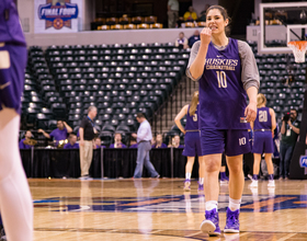 Syracuse tries to replicate game plan for lethal Washington scorer Kelsey Plum