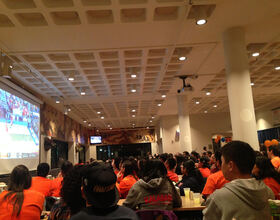 Chancellor Kent Syverud among attendees at Syracuse men's basketball watch party in Schine