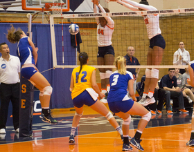 Blocking keeps Syracuse volleyball competitive against Penn State, but SU still falters