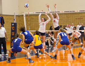 Bench players prove inconsequential in Syracuse volleyball's 3-0 loss to Hofstra