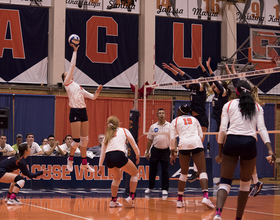 Syracuse volleyball relies on ‘quick dump’ hit to freeze opponents