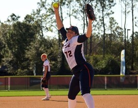 Syracuse drops series opener to Louisville, 7-4