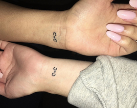 Best friends, chemists get matching carbon bond tattoos