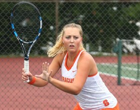 Gabriela Knutson overcomes frustrations in doubles and singles in Syracuse’s 7-0 win