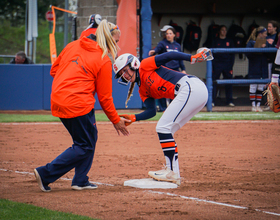 Syracuse splits doubleheader with 10-inning victory over Grand Canyon and shutout loss to No. 5 UCLA