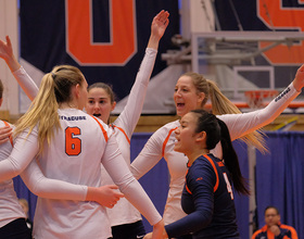 Syracuse never trails Virginia Tech in straight-set win