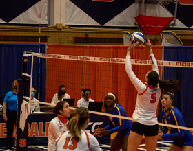 No. 8 SU commits season-high 31 errors in straight-set loss to Louisville