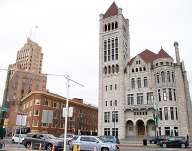 Common Council unanimously appoints SU alumnus Ronnie White Jr.