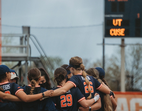 Former Texas pitcher Ariana Adams transfers to Syracuse