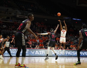 Boeheim’s Army new additions struggle to score in 1st-round win