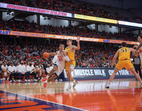 Syracuse generates 20 turnovers, holds Drexel to 60 points in 15-point win