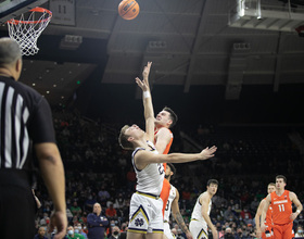 Paul Atkinson Jr.’s 17 rebounds key ND’s rebounding, 2nd-chance points in SU loss