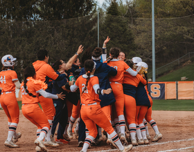 Syracuse beats Iona, Hofstra for 2nd time in 3 days during double header