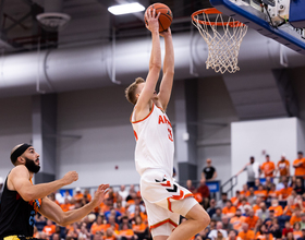 'Inside out' play, improvements from field propel Boeheim's Army over India Rising 90-62