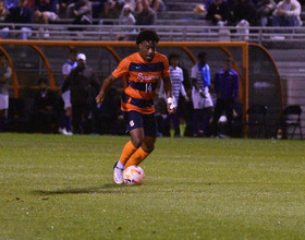 No. 16 SU overcomes early deficit to upset No. 1 Clemson 2-1