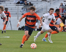 No. 7 Syracuse routs Loyola Maryland 6-1