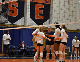 Syracuse establishes multiple scoring runs to defeat Virginia in 4 sets