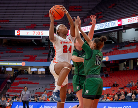 Observations from Syracuse’s 3rd-straight win: Points off turnovers, Dariauna Lewis double-double