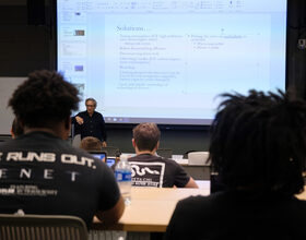 ‘A brave new world': How SU professors are adapting to AI in classrooms