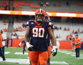 Syracuse defensive lineman Terry Lockett reportedly enters transfer portal