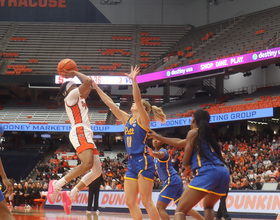 Dyaisha Fair's 15 4th-quarter points propel No. 17 SU to 63-53 win over Pitt