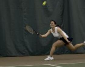 Tennis : New doubles pairings help SU win 2 of 3