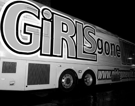 Girls gone mild: Unexpected arrival of video tour bus leads to lack of frenzy, flashing females