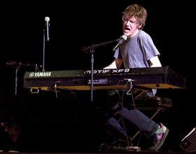 Burning up: Young comedian Bo Burnham lights up stage with personable, energetic performance