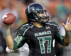 National : Former walk-on Moniz stars at quarterback for Hawaii