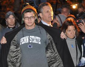 Penn State :  Media, community gather outside Paterno house after Nebraska game