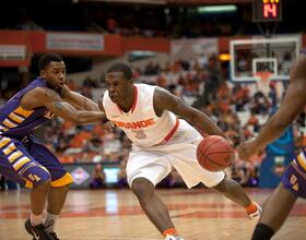 MBB :  Getting Scooped: Jardine outplayed by Triche, Waiters in SU's 1st 3 games