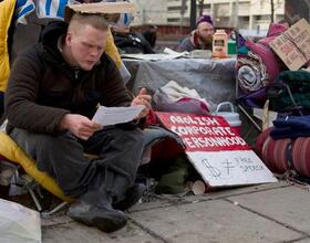 Occupiers banned from sleeping in park