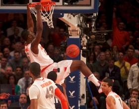 MBB :  Carter-Williams, Christmas step up to provide lift off bench for Syracuse