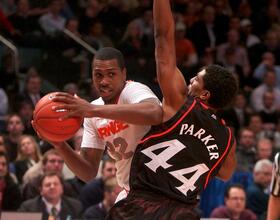 MBB : OUT OF REACH: Syracuse can't overcome large 1st-half deficit in upset to Cincinnati