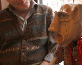 Give them a hand: Puppeteering class walks students through nitty-gritty of quirky craft