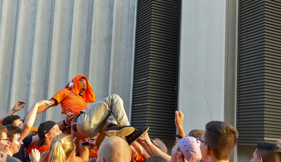 Gallery: Fan scenes from before Syracuse-Rhode Island