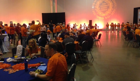 Syracuse fans celebrate in Houston before Final Four game