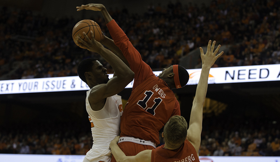 Gallery: Syracuse suffers a record fifth nonconference loss, 93-60, to St. John&#8217;s